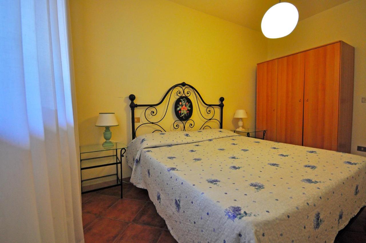 Erba Di Campo Residence Quercianella Exteriör bild