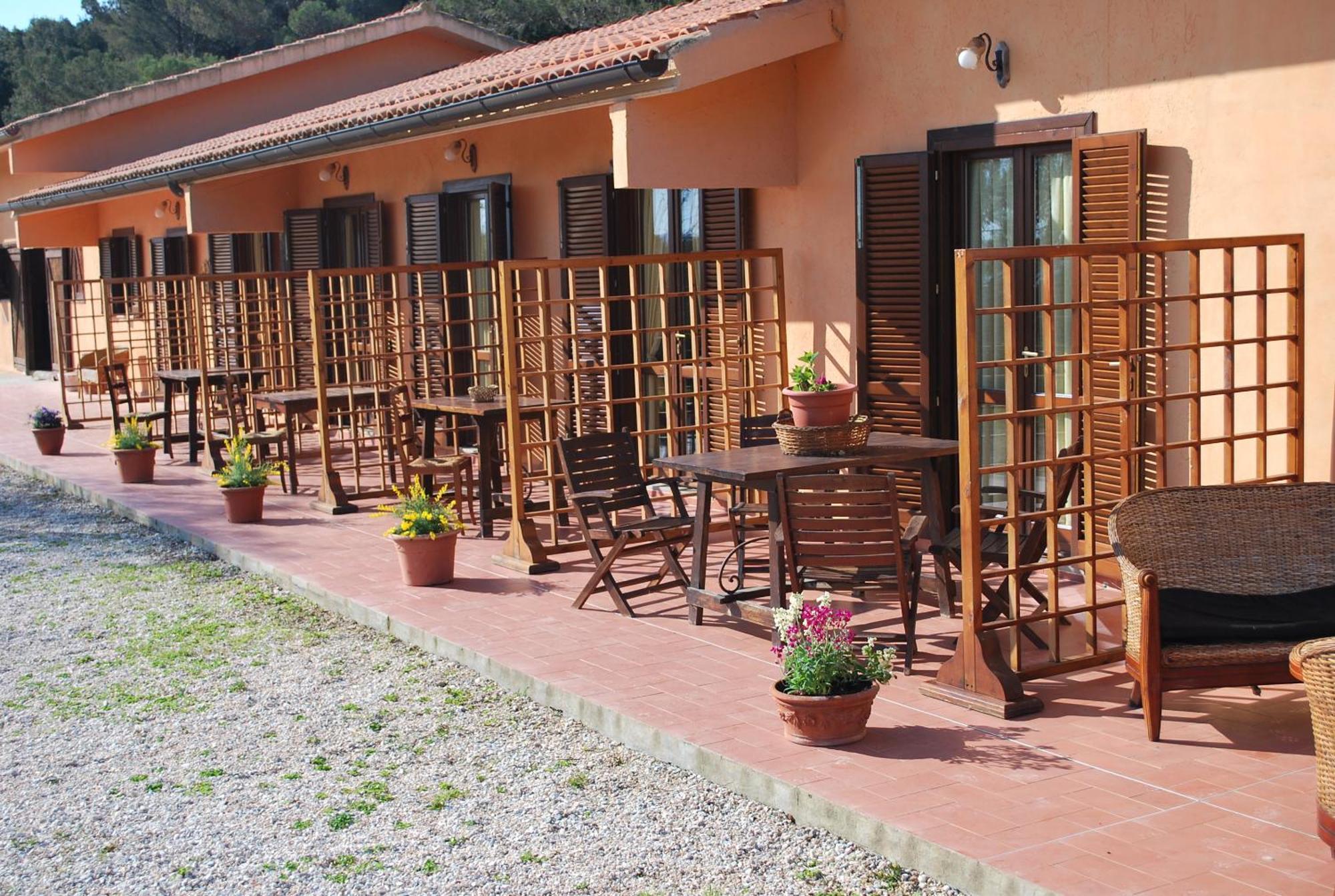 Erba Di Campo Residence Quercianella Exteriör bild